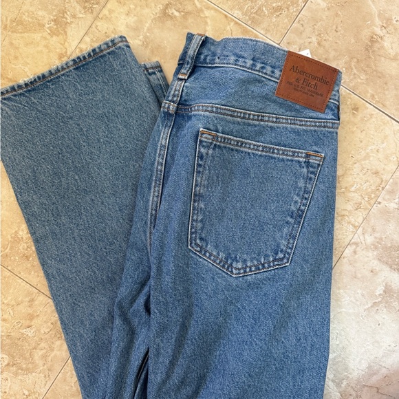 Abercrombie & Fitch Denim Jeans NWT - Picture 3 of 4
